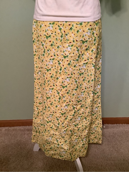 LOFT Dresses & Skirts - Yellow Flowered Loft MIDI A-line Skirt - Size 10